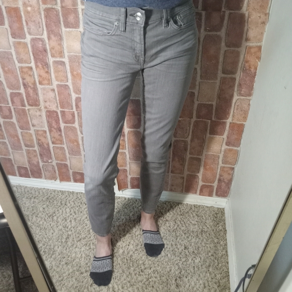 Pre-Owned J. CREW Toothpick 25w jeans * Wear pics for reference * - Picture 2 of 8